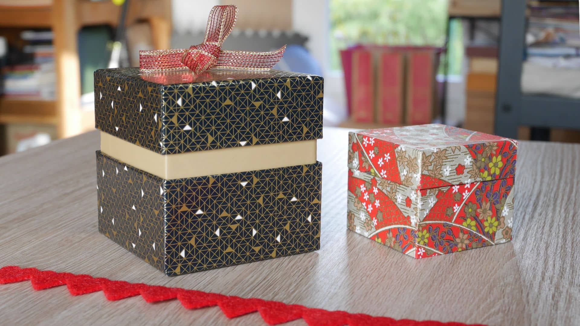 Boites cadeaux avec un nœud en ruban